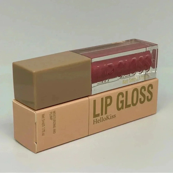 Hello Kiss - Moisturizing and Plumping Ultra Glossy Lip Gloss in Color Petal - Picture 5 of 6
